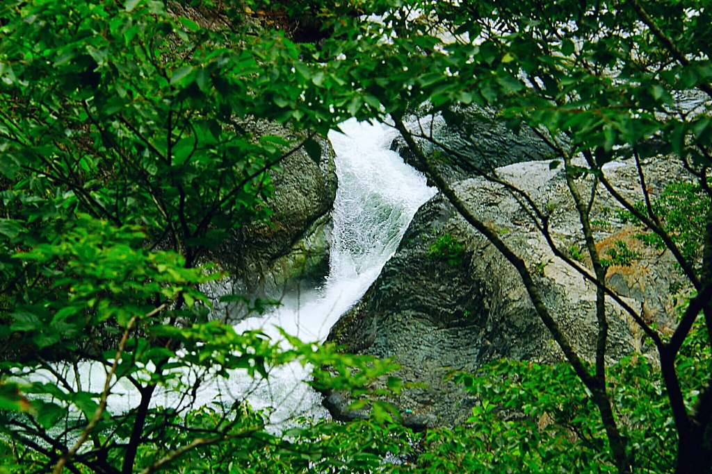 小さな滝