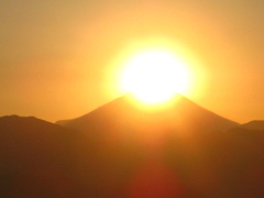 高尾山頂よりの最後のダイヤモンド富士