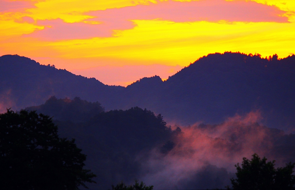 夕焼け色が霞を染めて