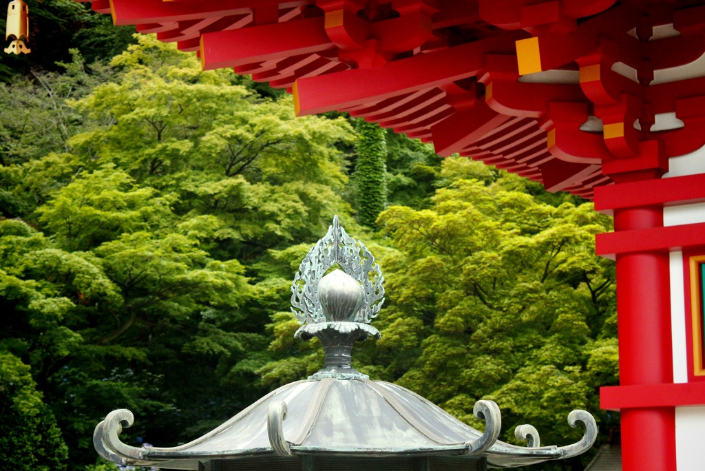 五重塔と灯籠の宝殊