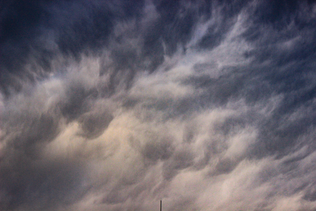 湧き出す雲