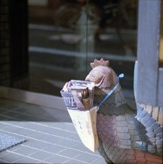 ご自由にお持ちかえり下さい鶏