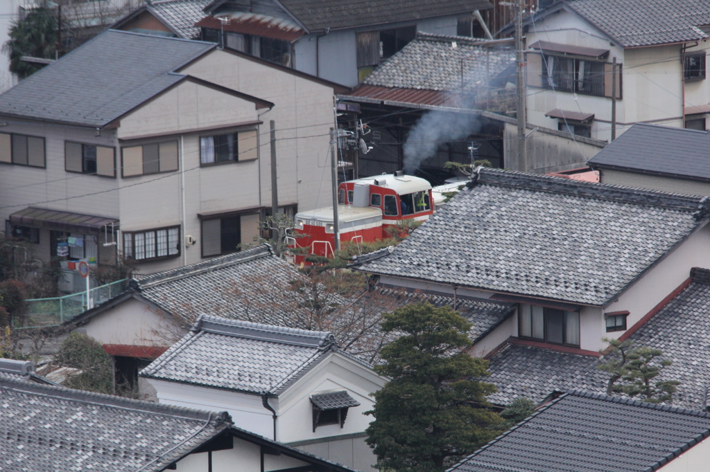 …民家を抜けて…