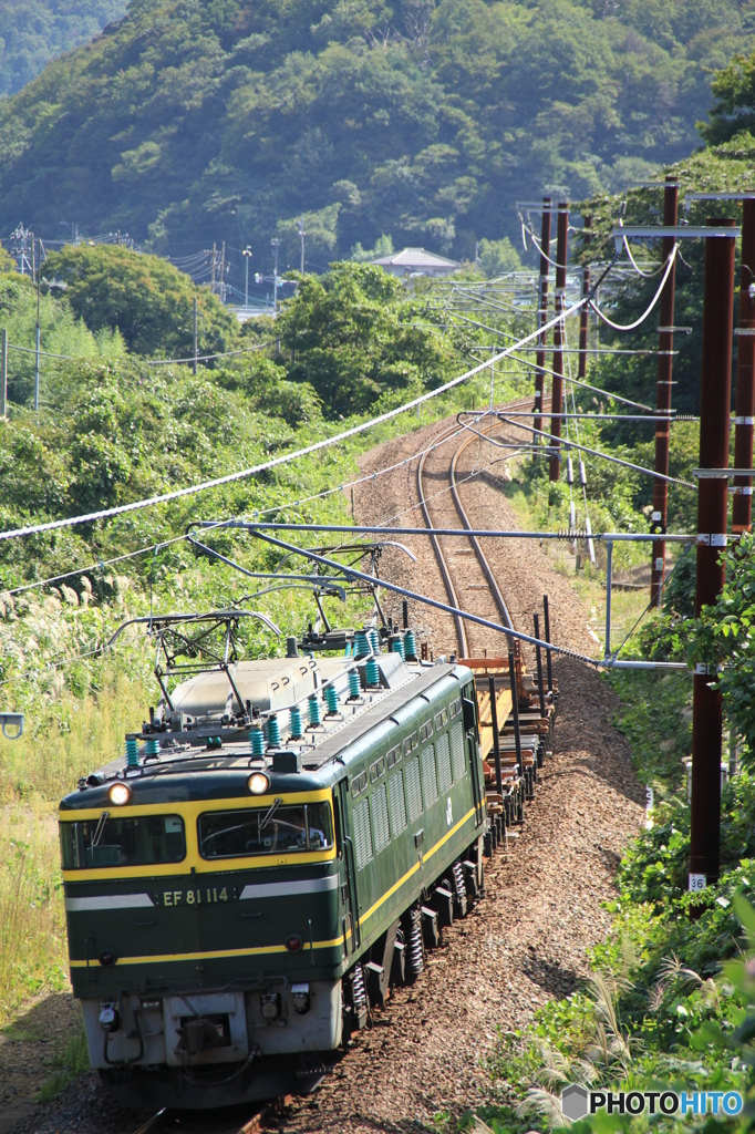 …レール運搬…