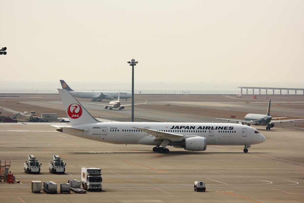 …セントレア　ＪＡＬ７８７…