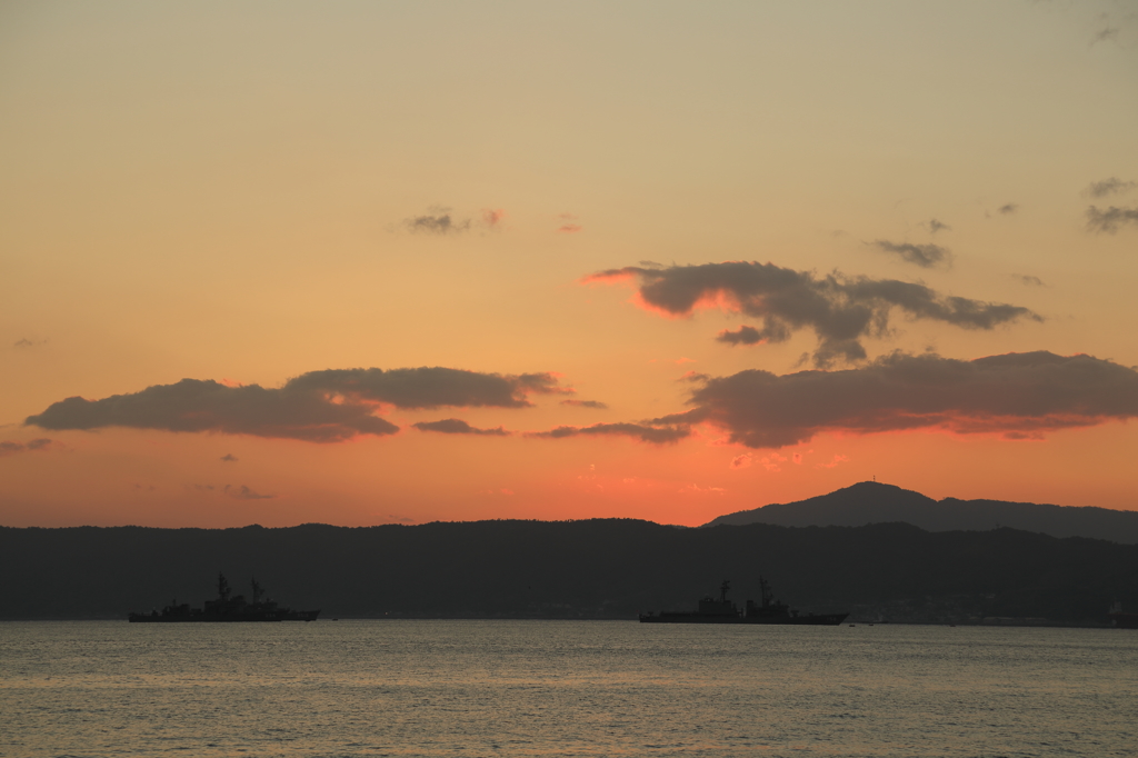 夕焼け軍艦