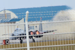 スクランブル　フェンス越し