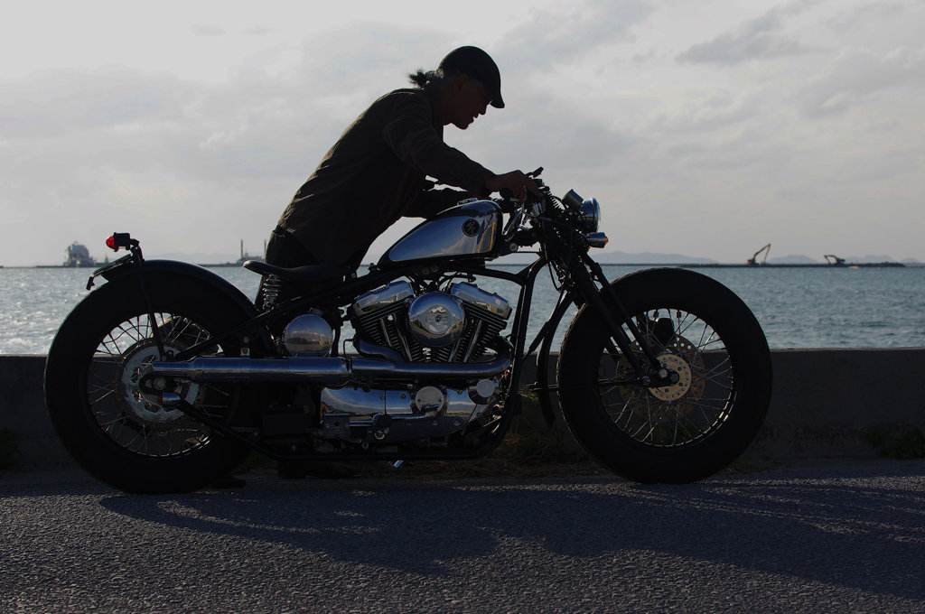 渋いバイクと年配の男 By Re Rocket Id 写真共有サイト Photohito