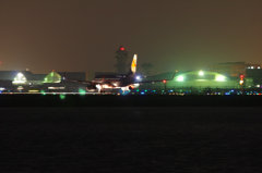 夜の空港