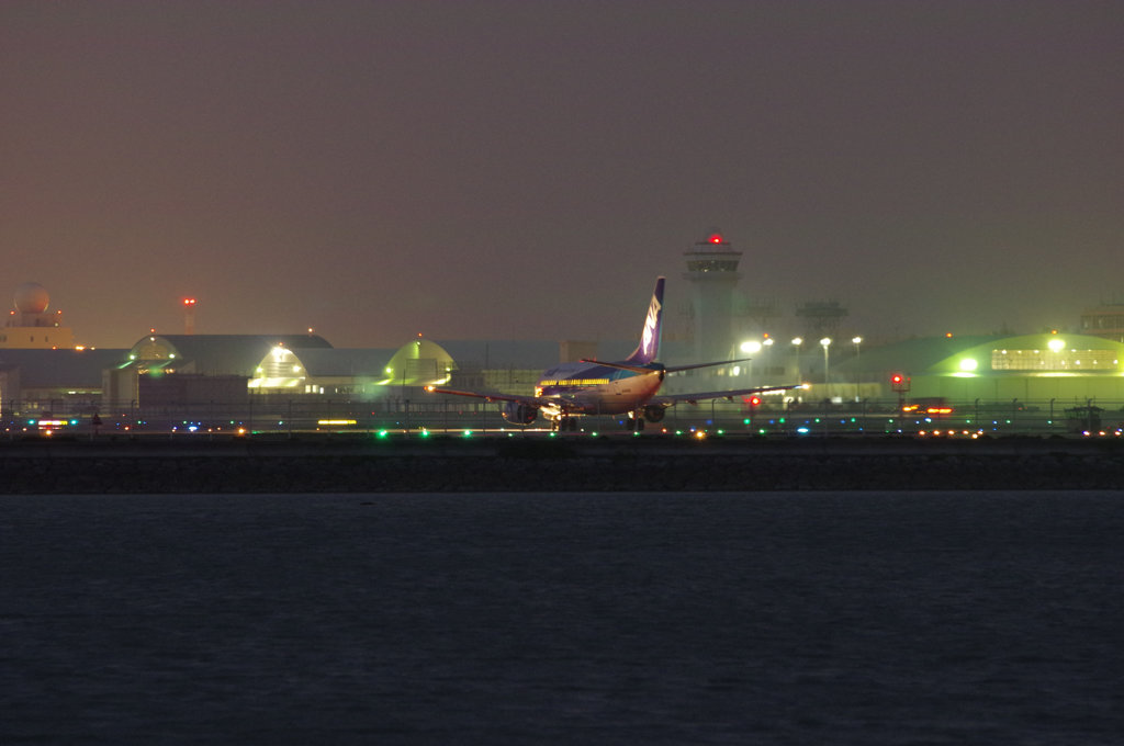 夜の空港