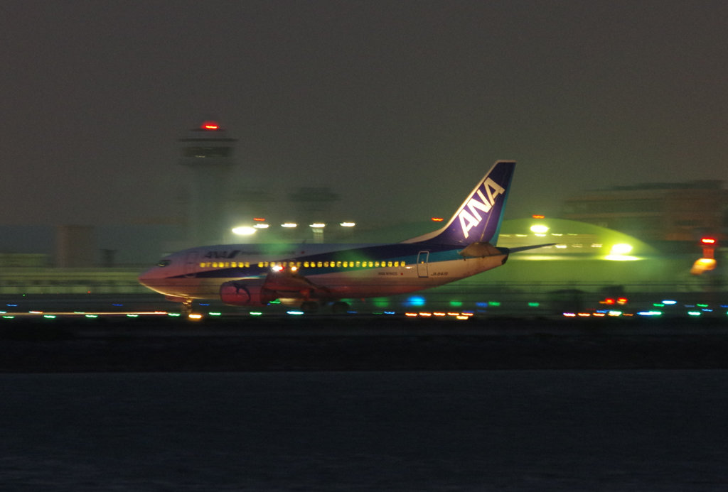 夜の空港