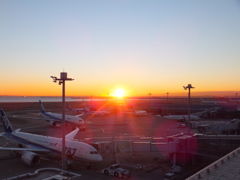 朝日と飛行機