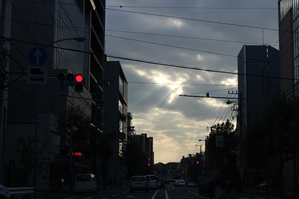 雲の切れ間から