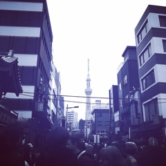 仲見世から