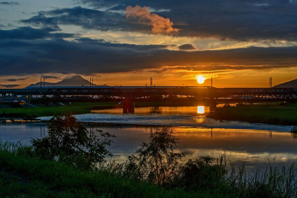 いつもの鉄橋の夕景　１