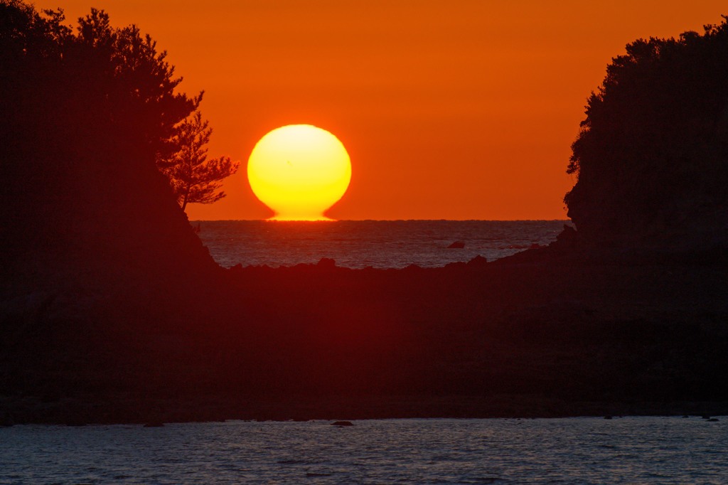 満足のだるま夕陽　３