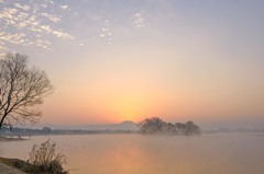 朝霧の江津湖　３