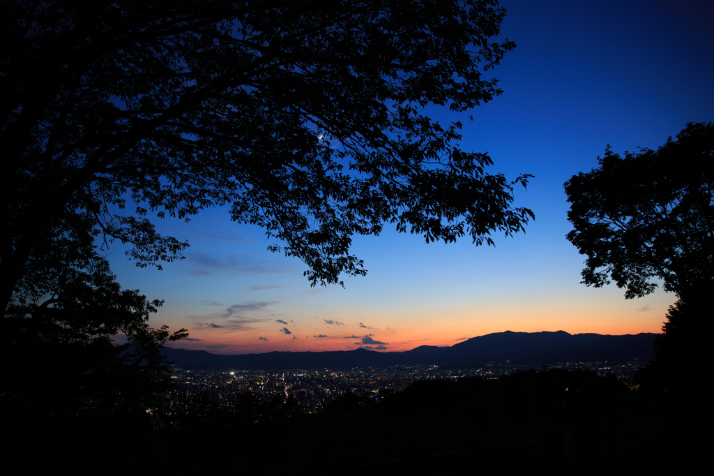 Twilight of Kyoto　薄暮の世界.2