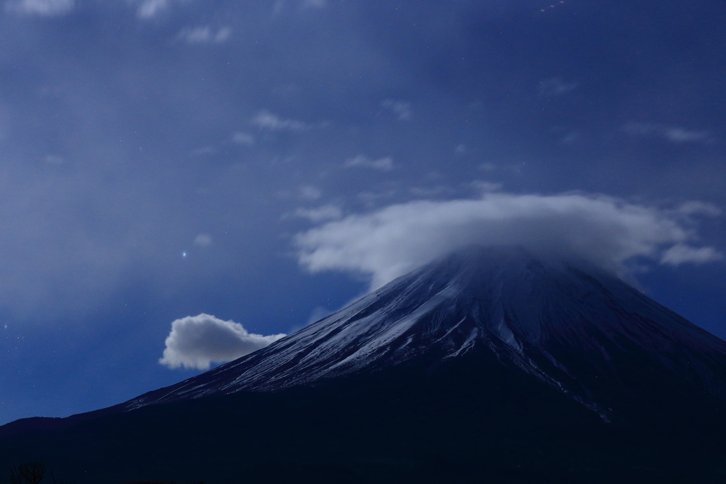満月の笠雲?