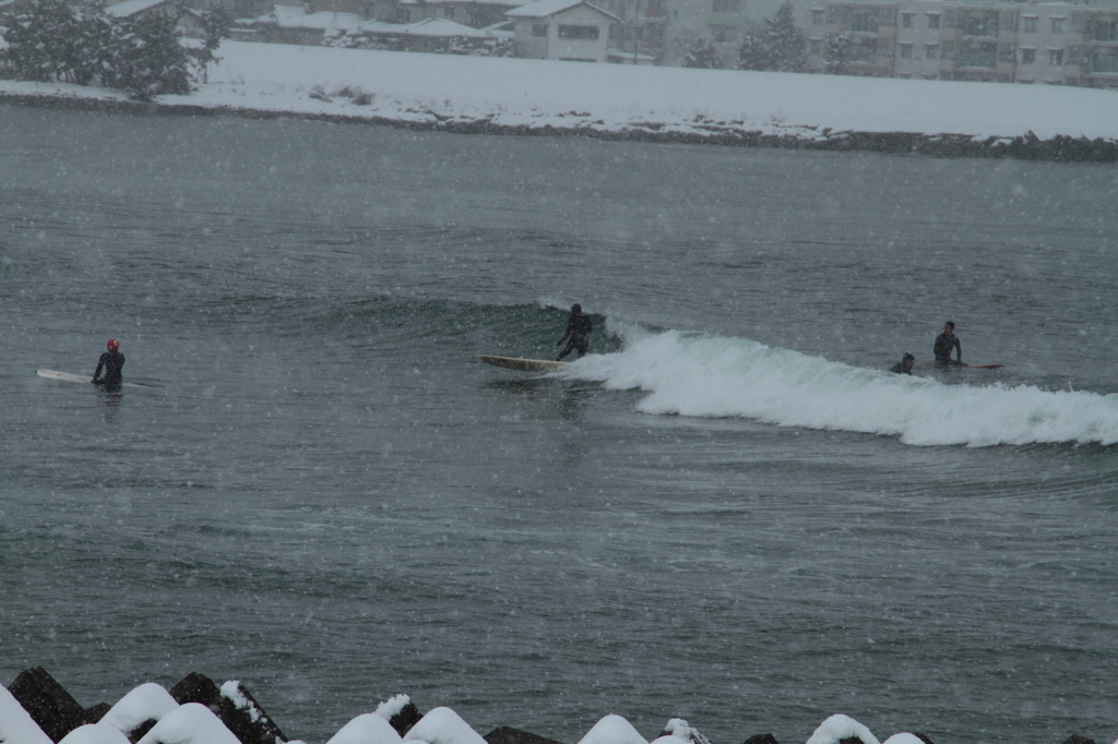 真冬のサーファー達１