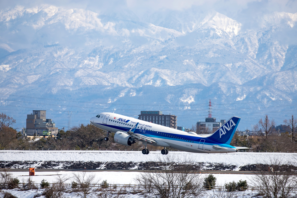 富山きときと空港