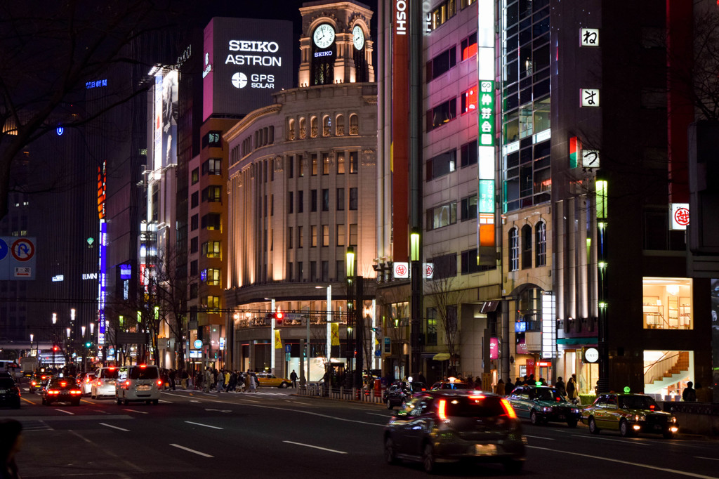 休日夜の銀座