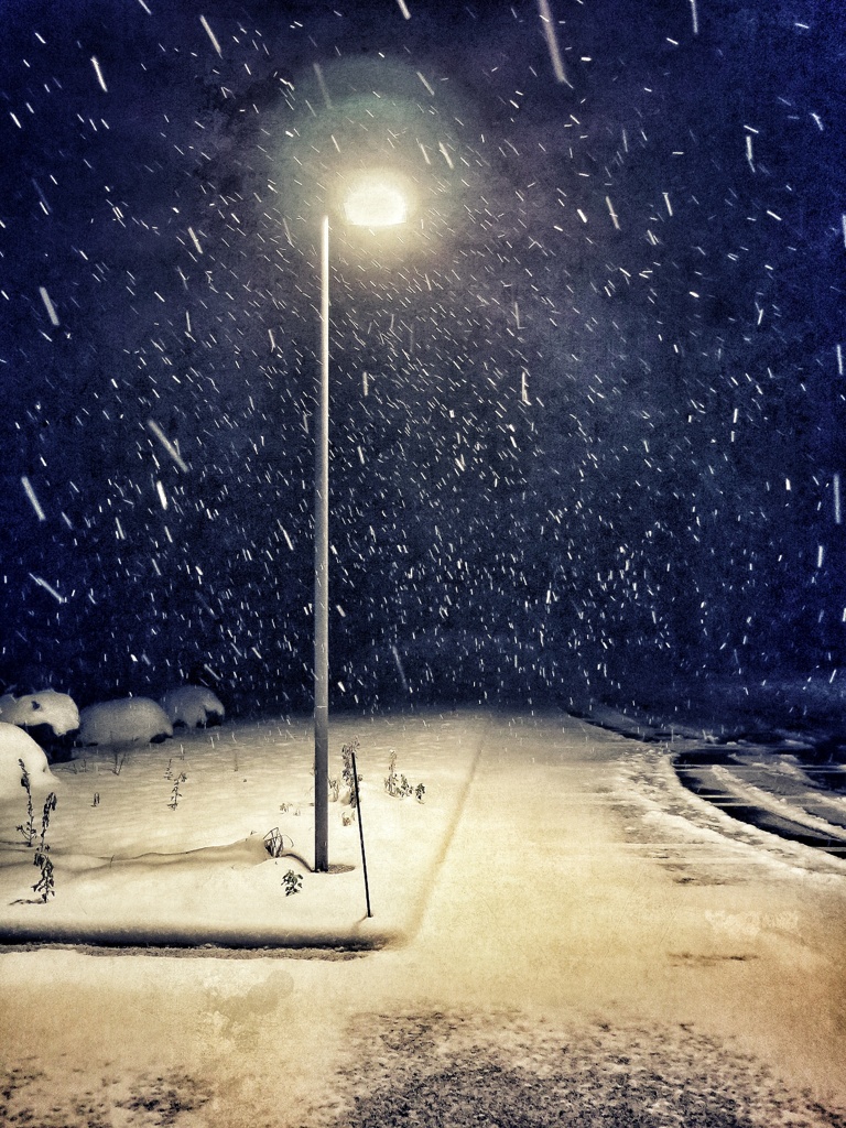 雪の中の灯り