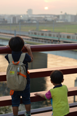 小鉄達の夕暮れ