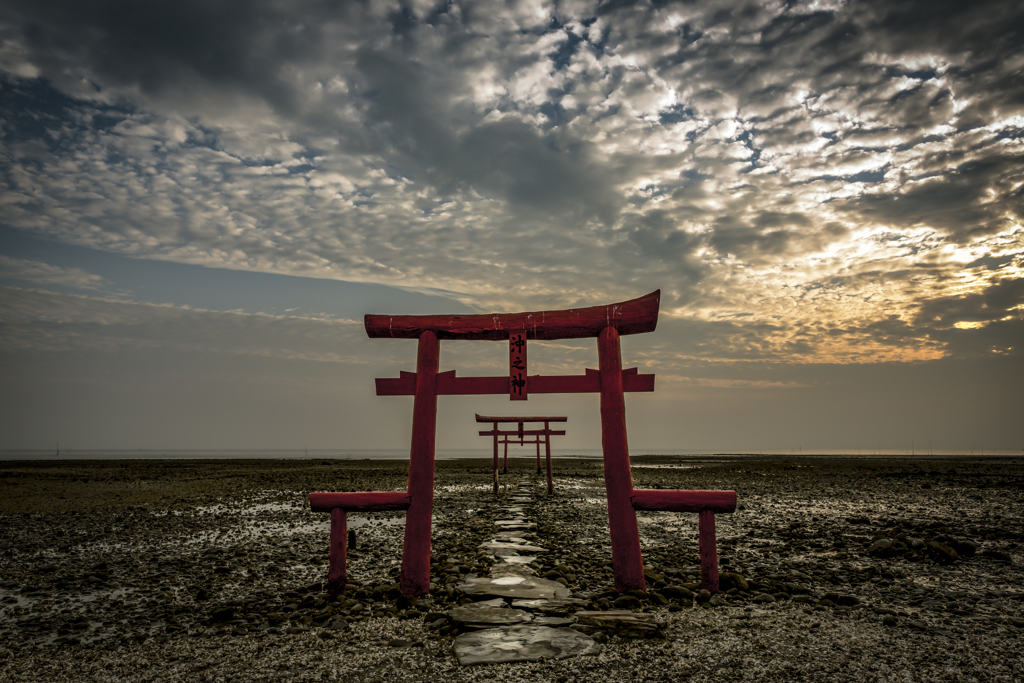 海中鳥居の朝景