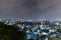 ホテルの窓から那覇市の夜景
