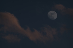月