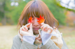 紅葉で遊ぶ