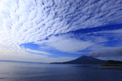 桜島と鱗雲