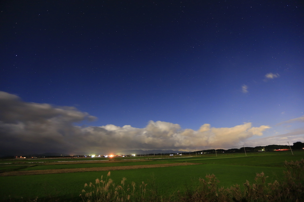 昼のような夜