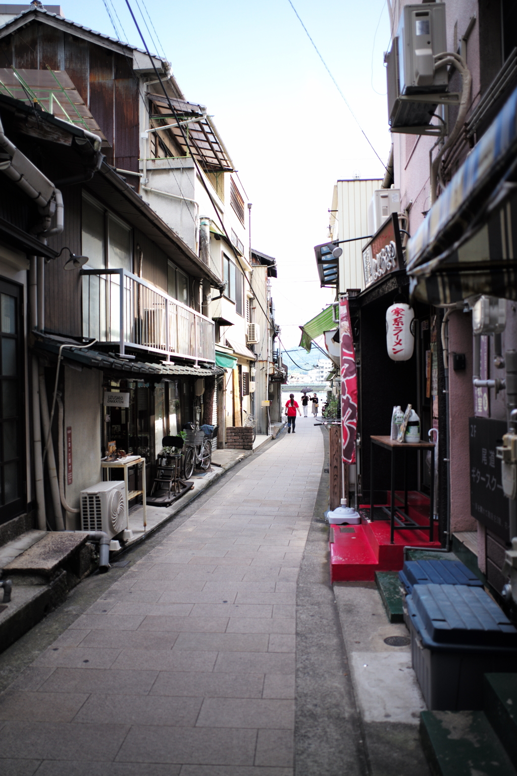 海へと続く路地