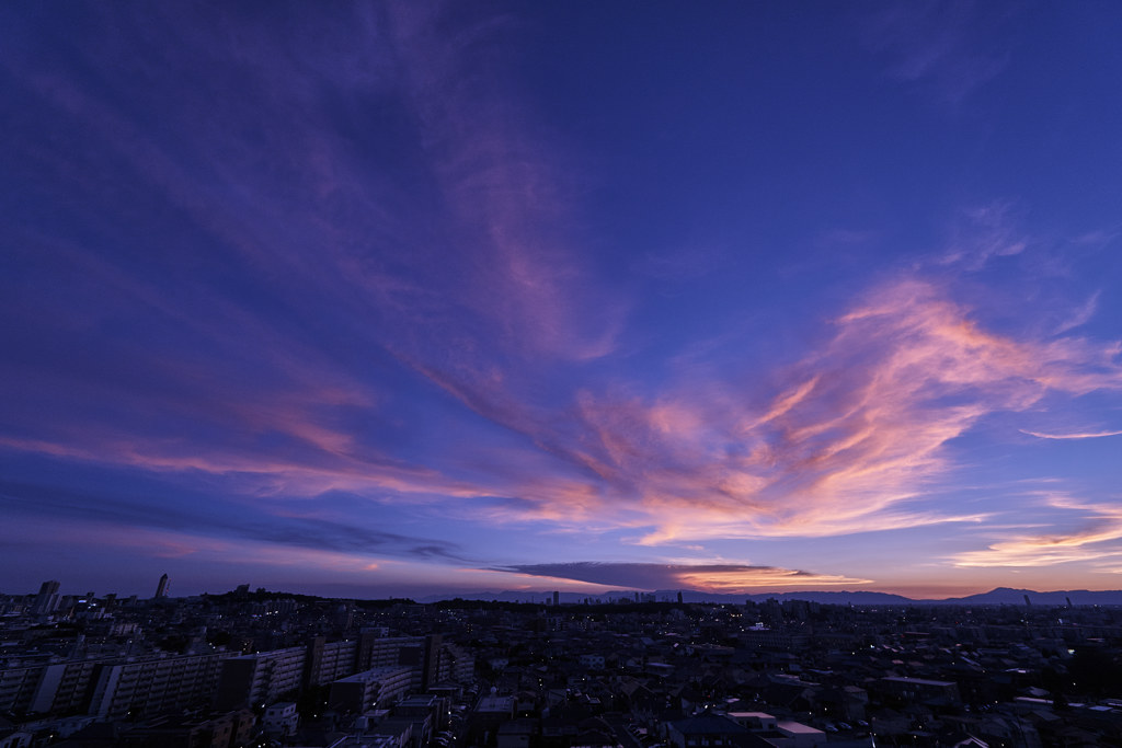 夕日に照らされる雲