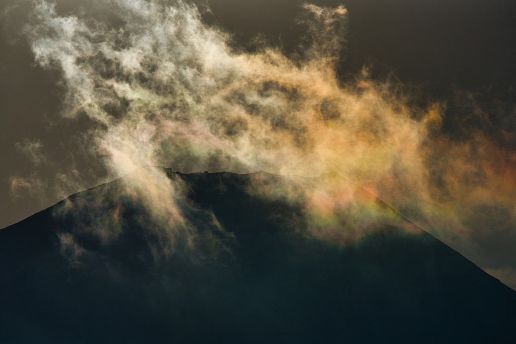 虹色の雲