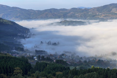 湯布院の朝霧