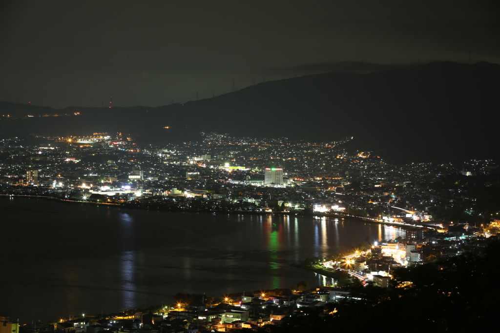 諏訪湖の夜景