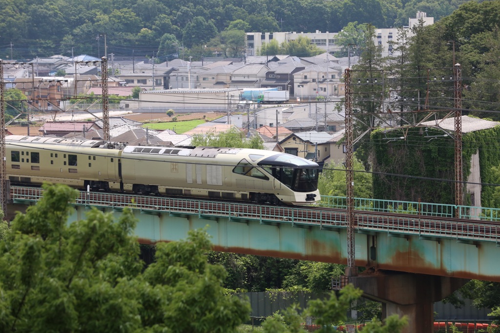 TRAIN SUITE 四季島