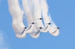 ブルーインパルスにはやっぱり青空！