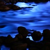青色の川