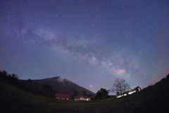 大山まきばに昇る天の川