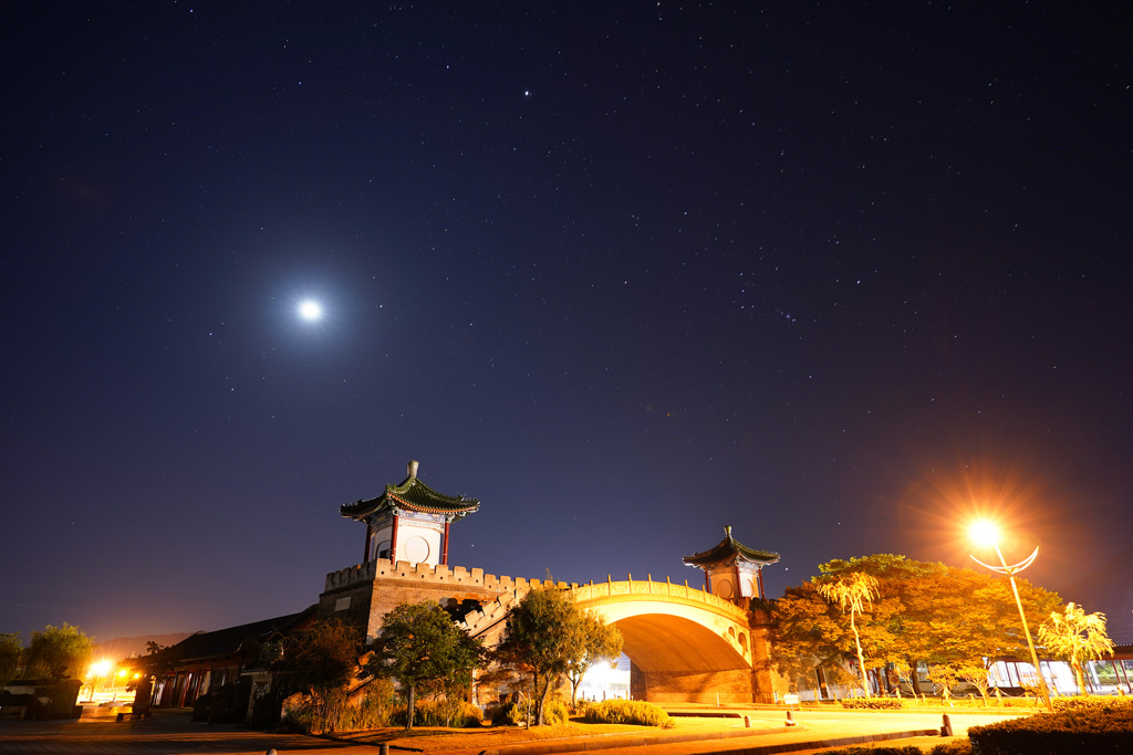 月夜の燕趙園