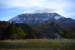 大山初冠雪