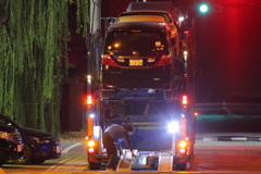夜の積み下ろし