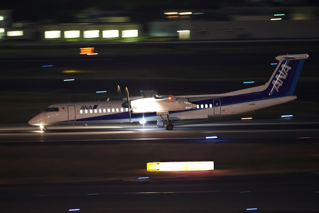 DHC-8到着