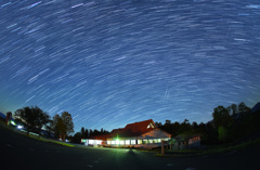 蒜山高原に昇る春の星座