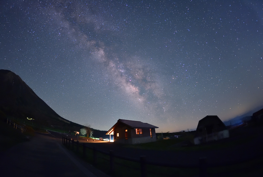 天の川とみるくの里の夜