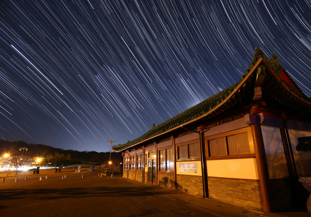 燕趙園に沈むオリオン座